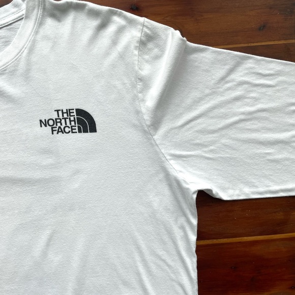 The North Face Men's Long-Sleeve Box NSE T-Shirt | Never Stop Exploring - Picture 12 of 15